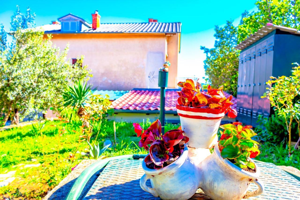 Vacation Home Grill & Chill With 350M2 Garden With Bbq Novi Vinodolski Exterior foto