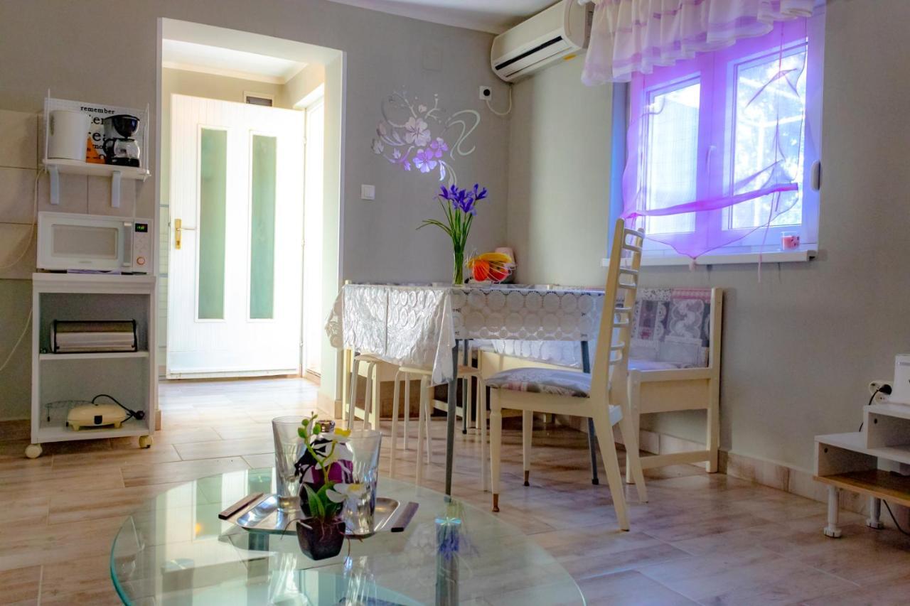 Vacation Home Grill & Chill With 350M2 Garden With Bbq Novi Vinodolski Exterior foto