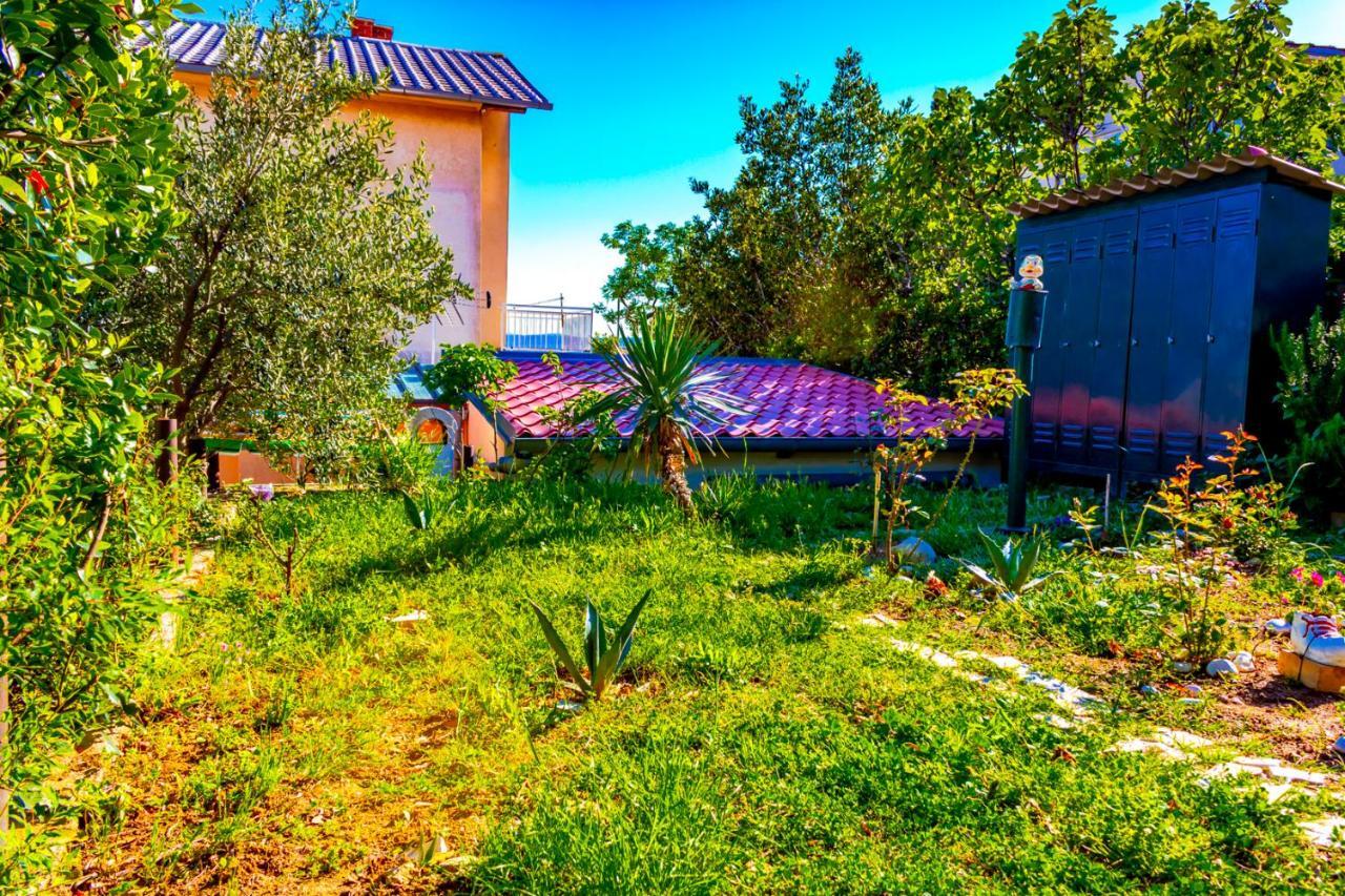 Vacation Home Grill & Chill With 350M2 Garden With Bbq Novi Vinodolski Exterior foto